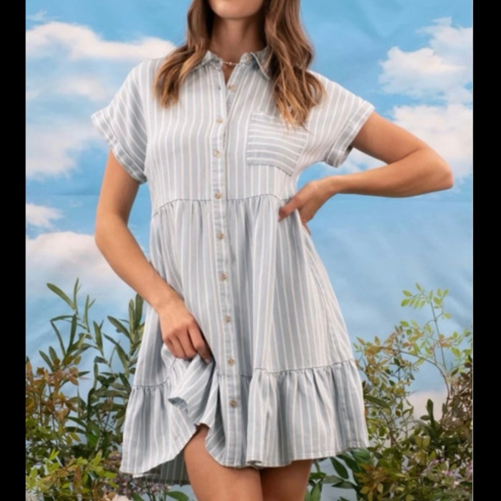 NWT Blu Pepper Striped Flutter Sleeve Midi Dress - size M 🩵
